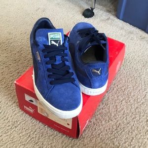 Suede Pumas